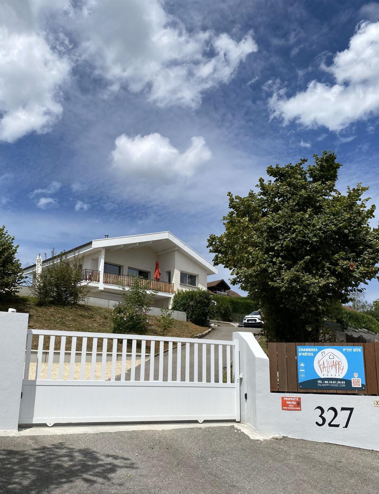 Falhappy House Poisy Bagian luar foto